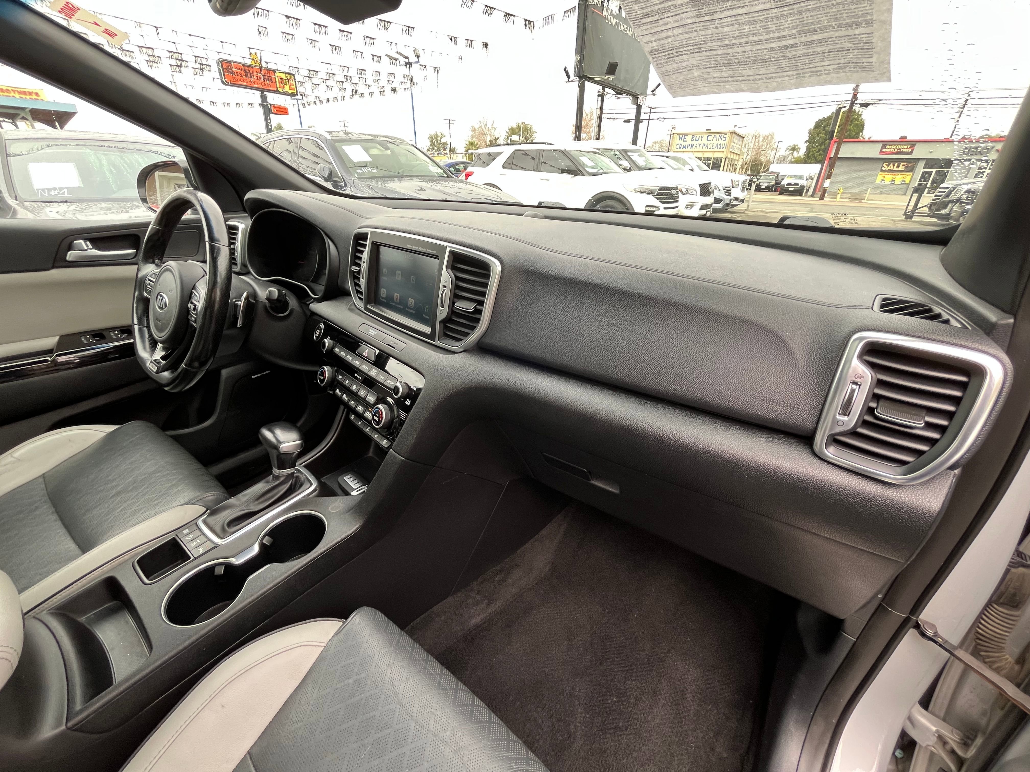 Vehicle image 57 of 70