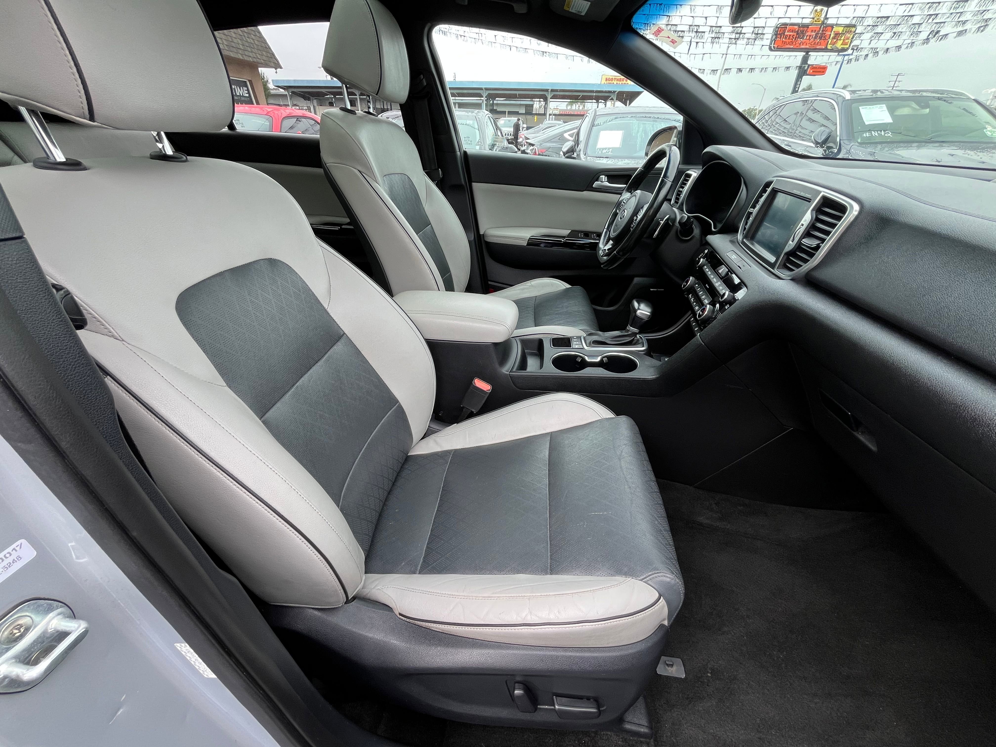 Vehicle image 55 of 70