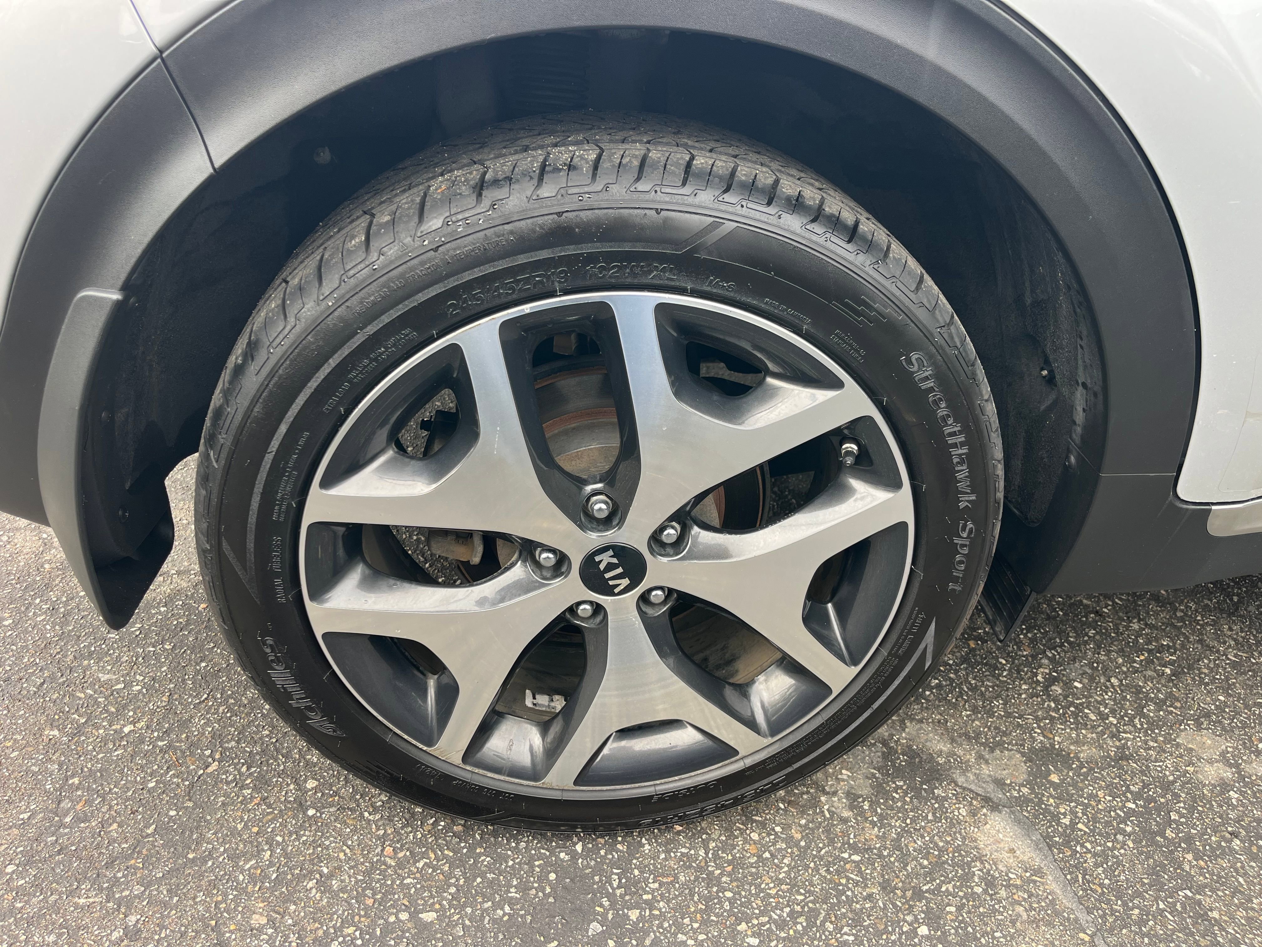 Vehicle image 67 of 70