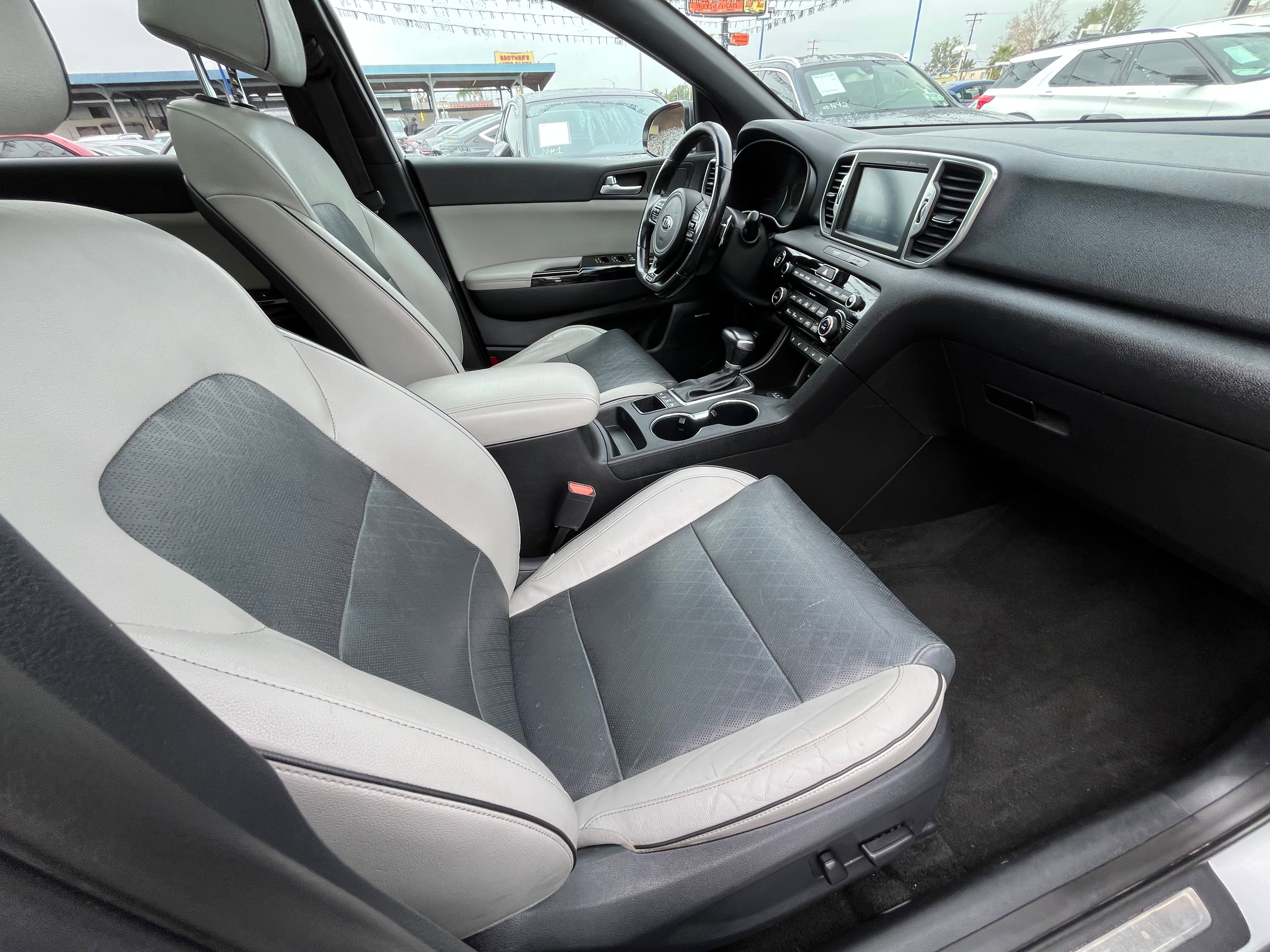 Vehicle image 56 of 70