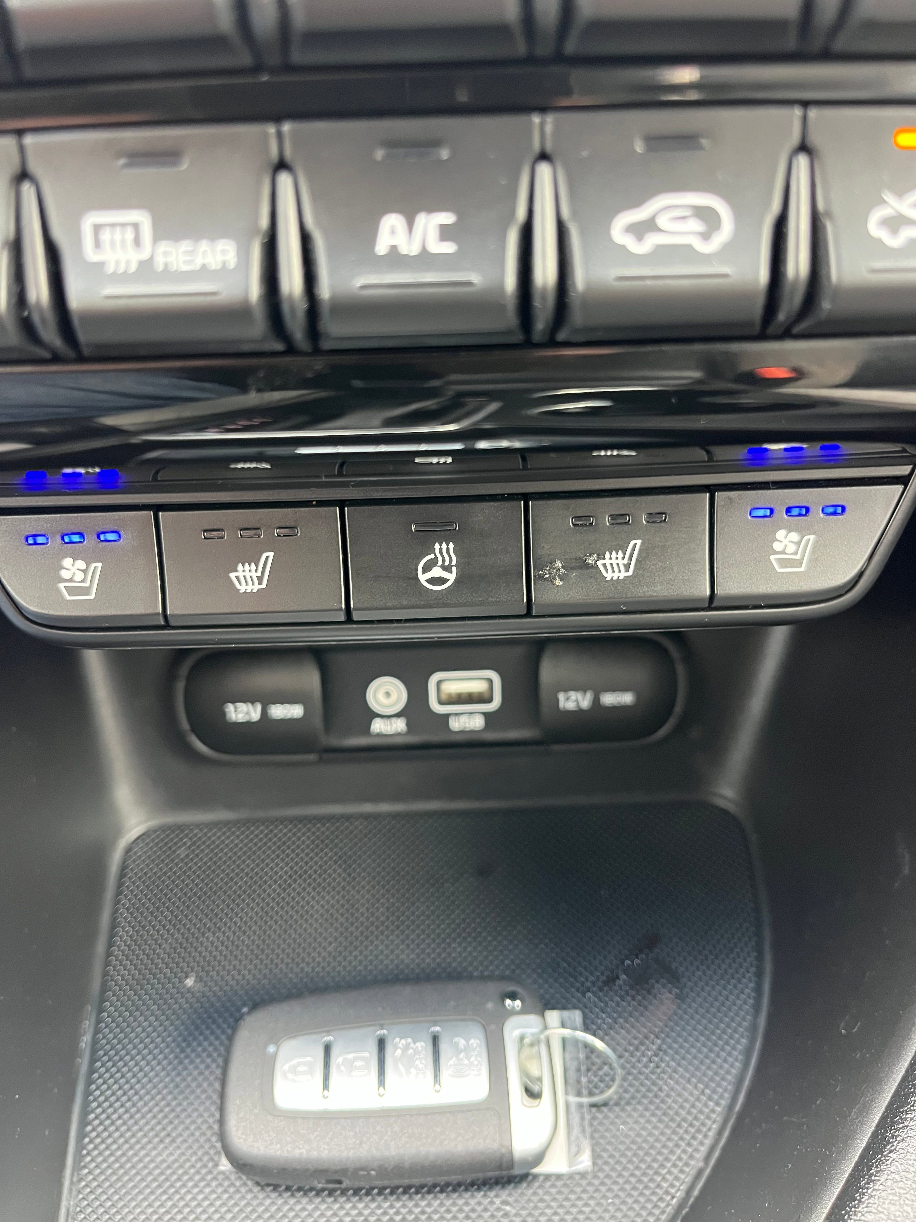 Vehicle image 47 of 70