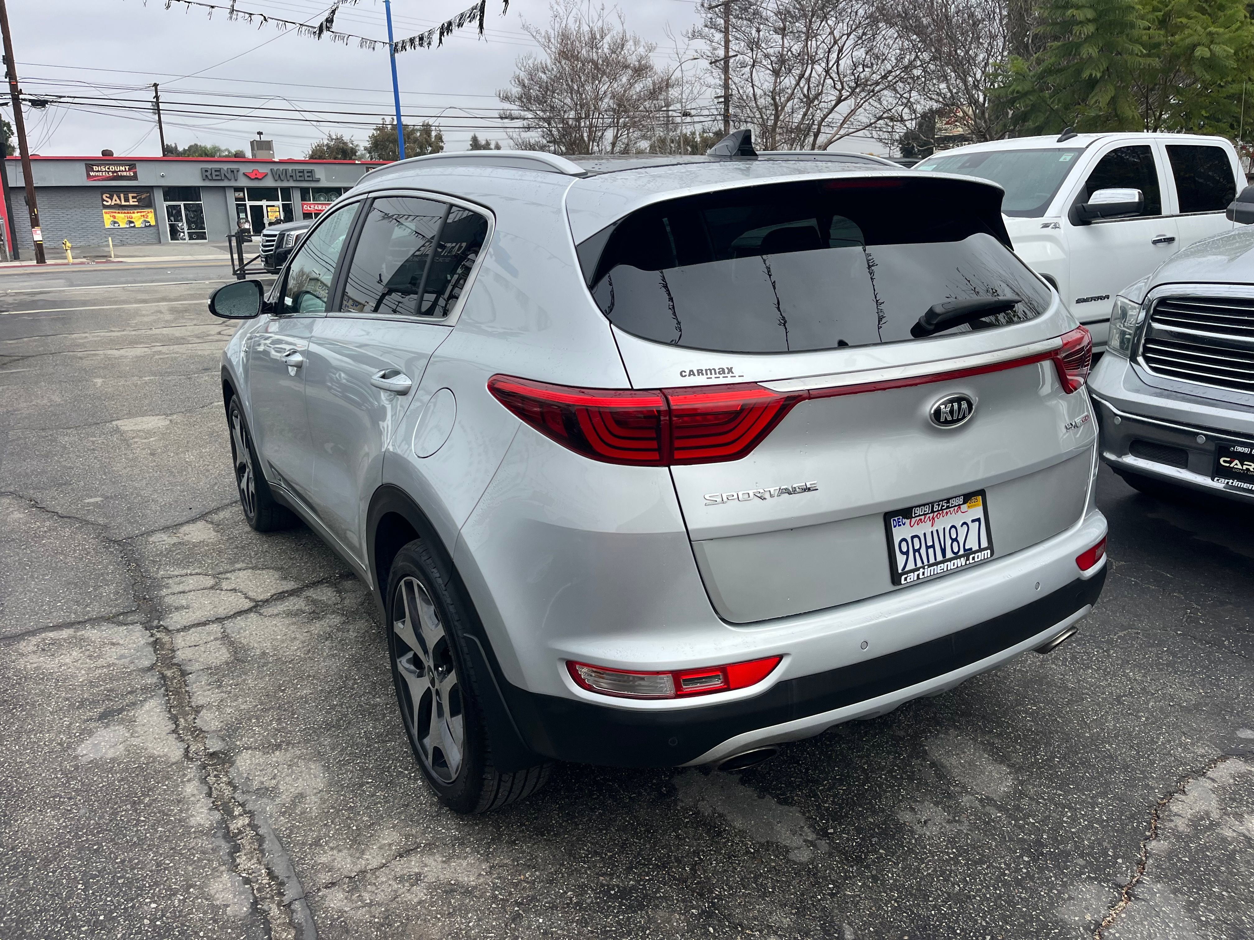 Vehicle image 20 of 70