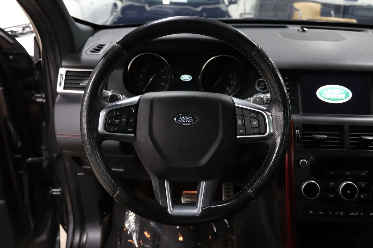 Vehicle image 27 of 40