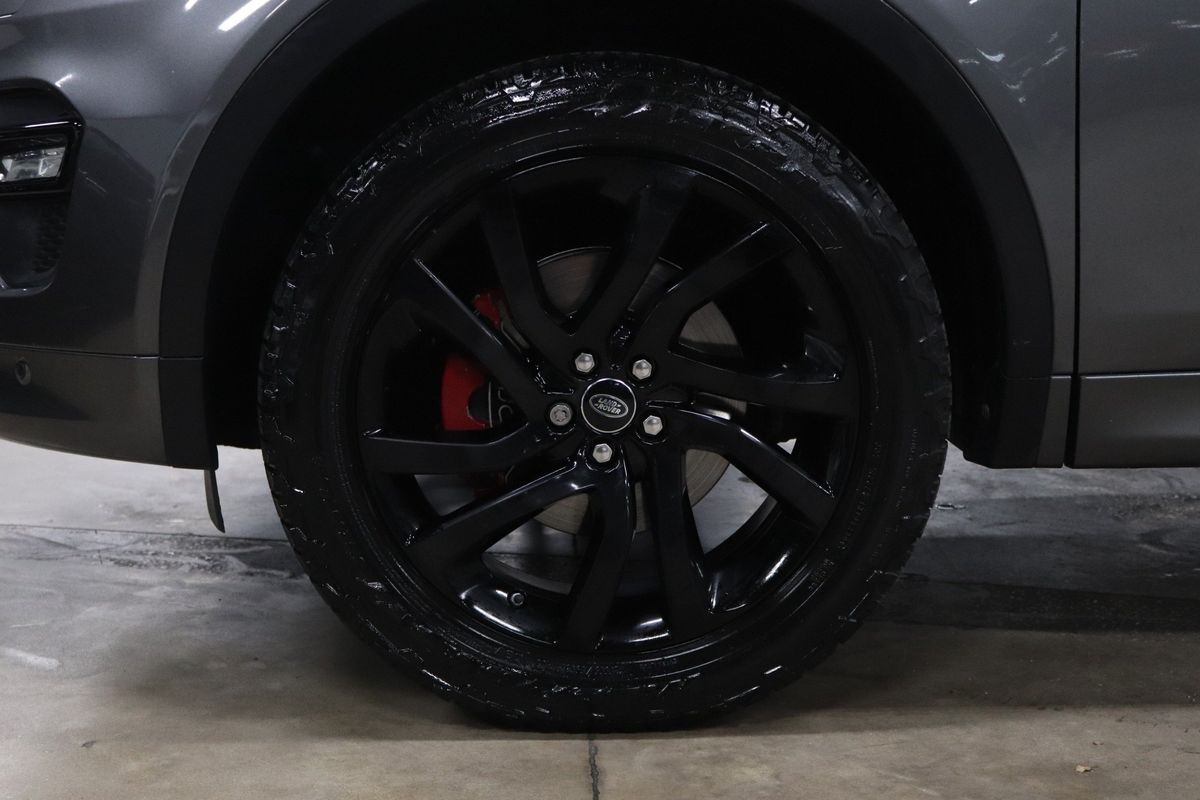 Vehicle image 37 of 40