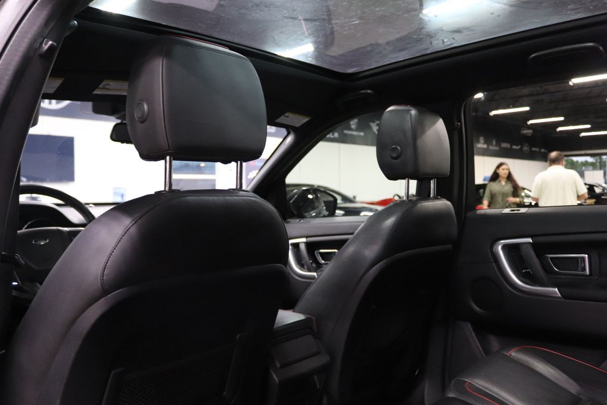 Vehicle image 16 of 40
