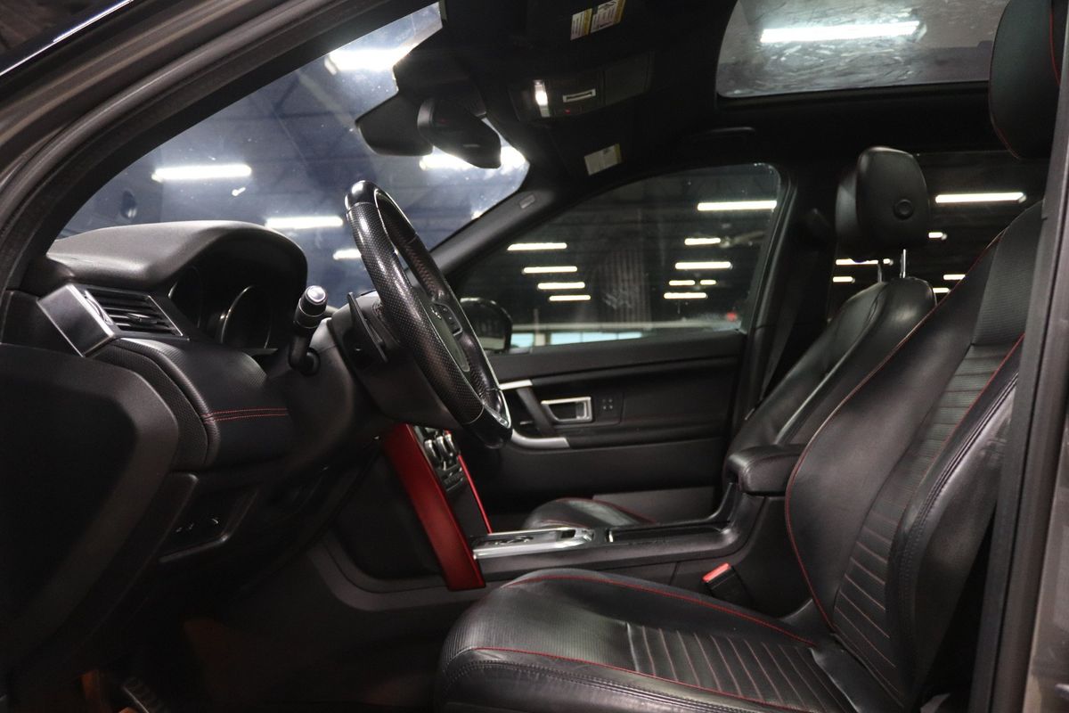 Vehicle image 10 of 40