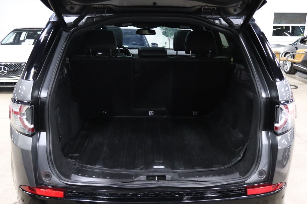 Vehicle image 17 of 40
