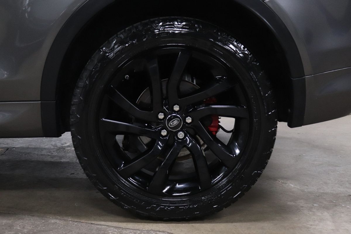 Vehicle image 38 of 40
