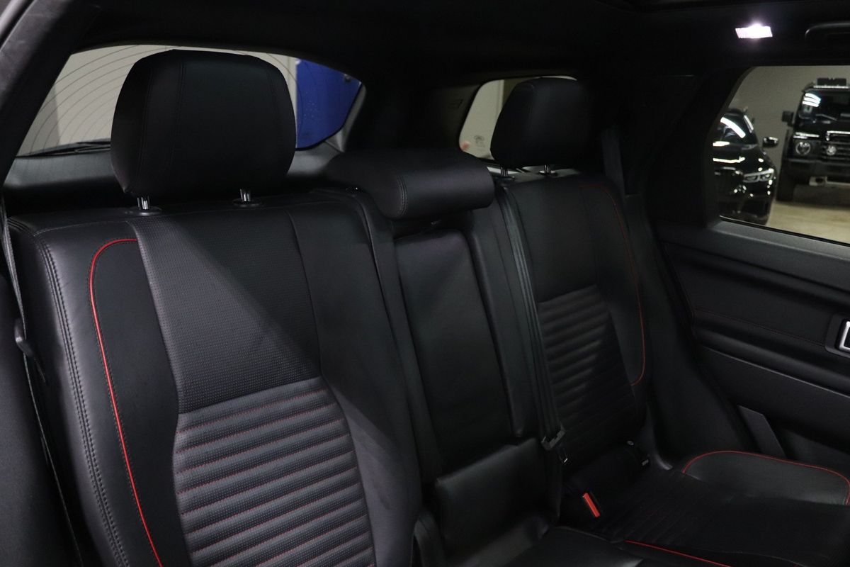 Vehicle image 20 of 40