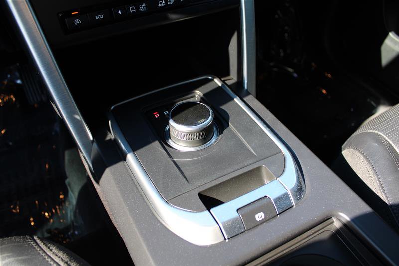 Vehicle image 12 of 16