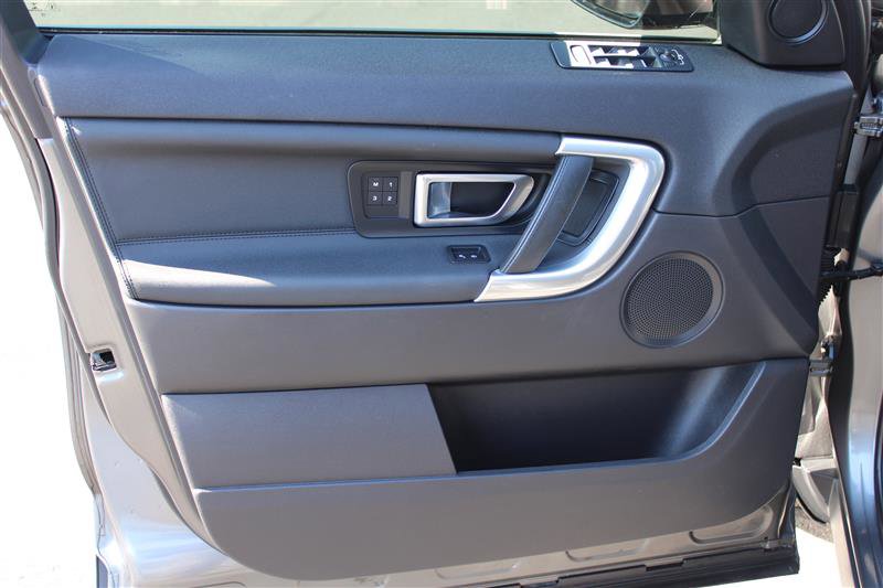 Vehicle image 13 of 16