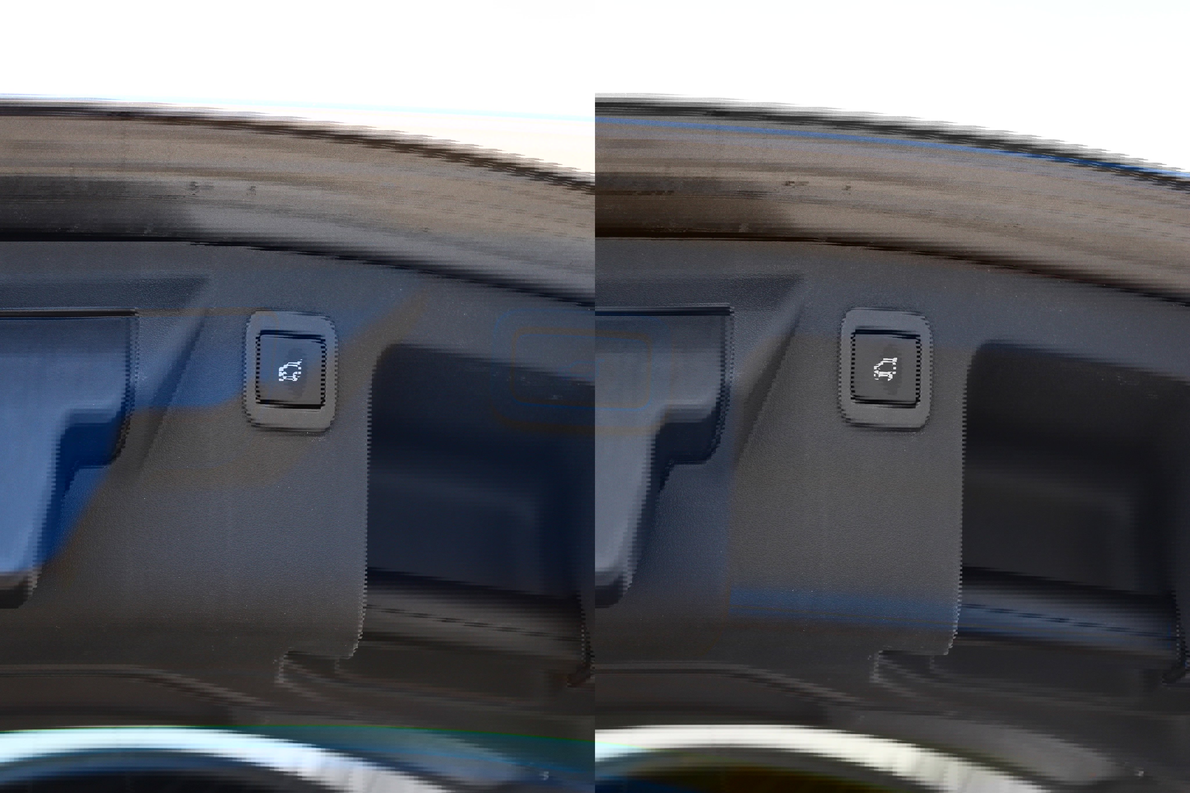 Vehicle image 16 of 16