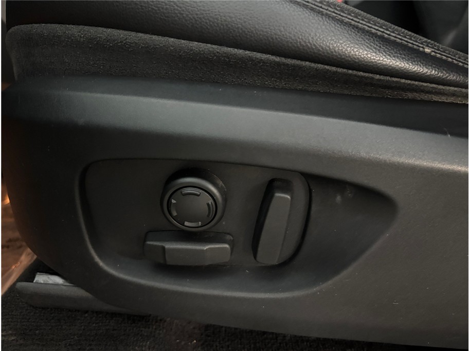Vehicle image 49 of 51