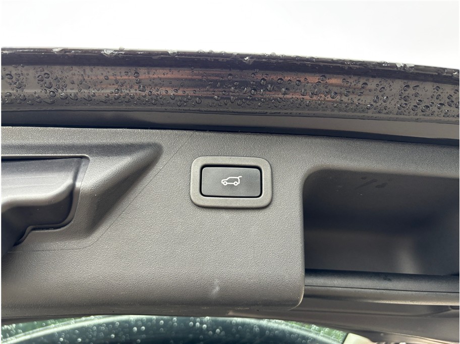 Vehicle image 24 of 51