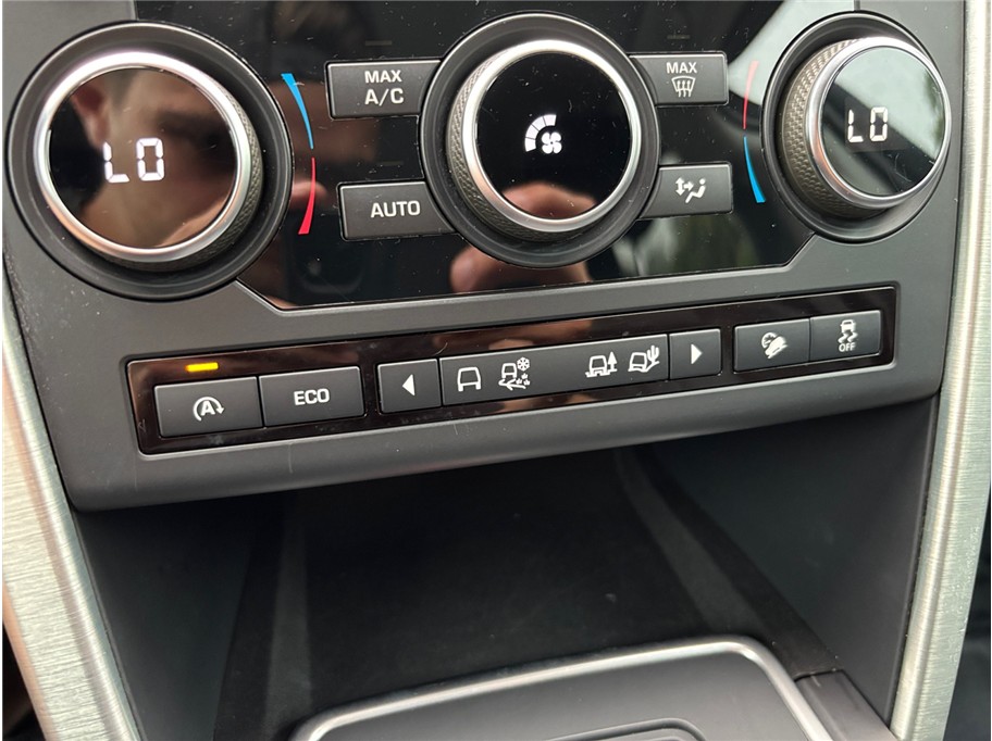 Vehicle image 40 of 51
