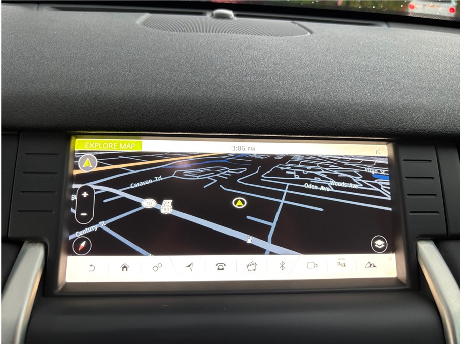 Vehicle image 27 of 51