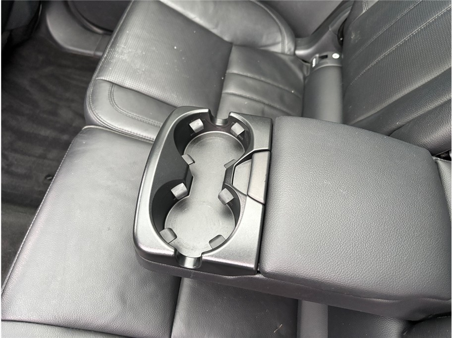 Vehicle image 33 of 51