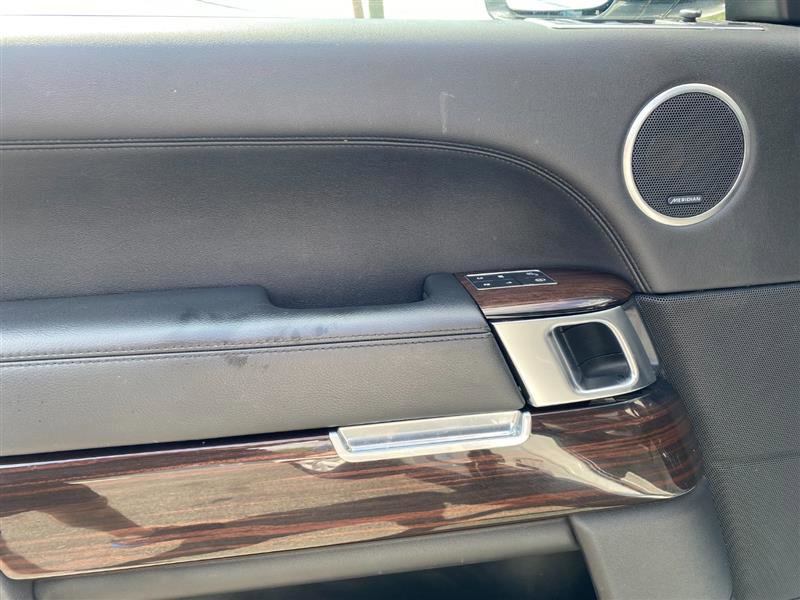 Vehicle image 22 of 24