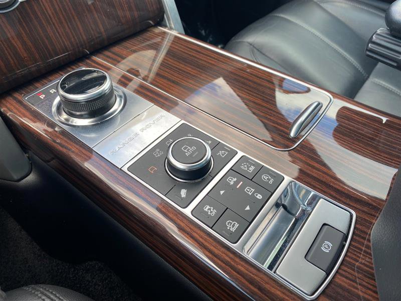 Vehicle image 21 of 24