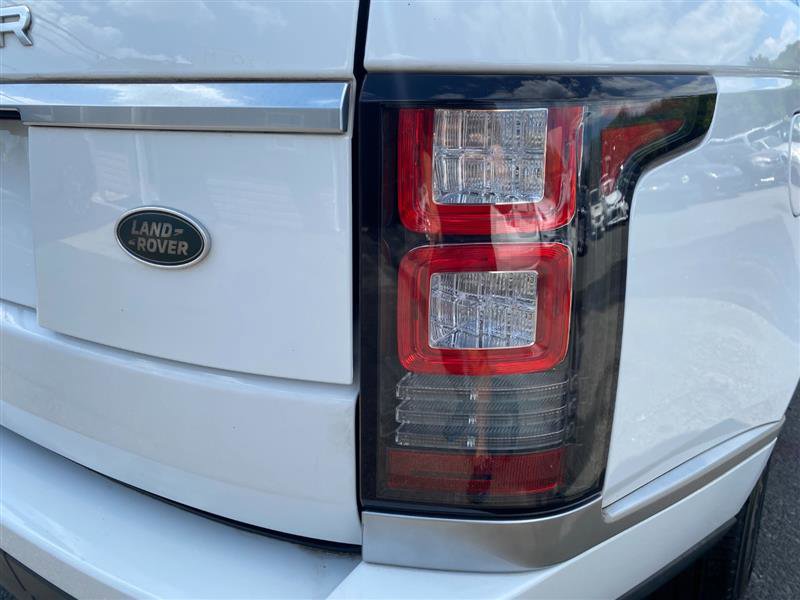 Vehicle image 11 of 24