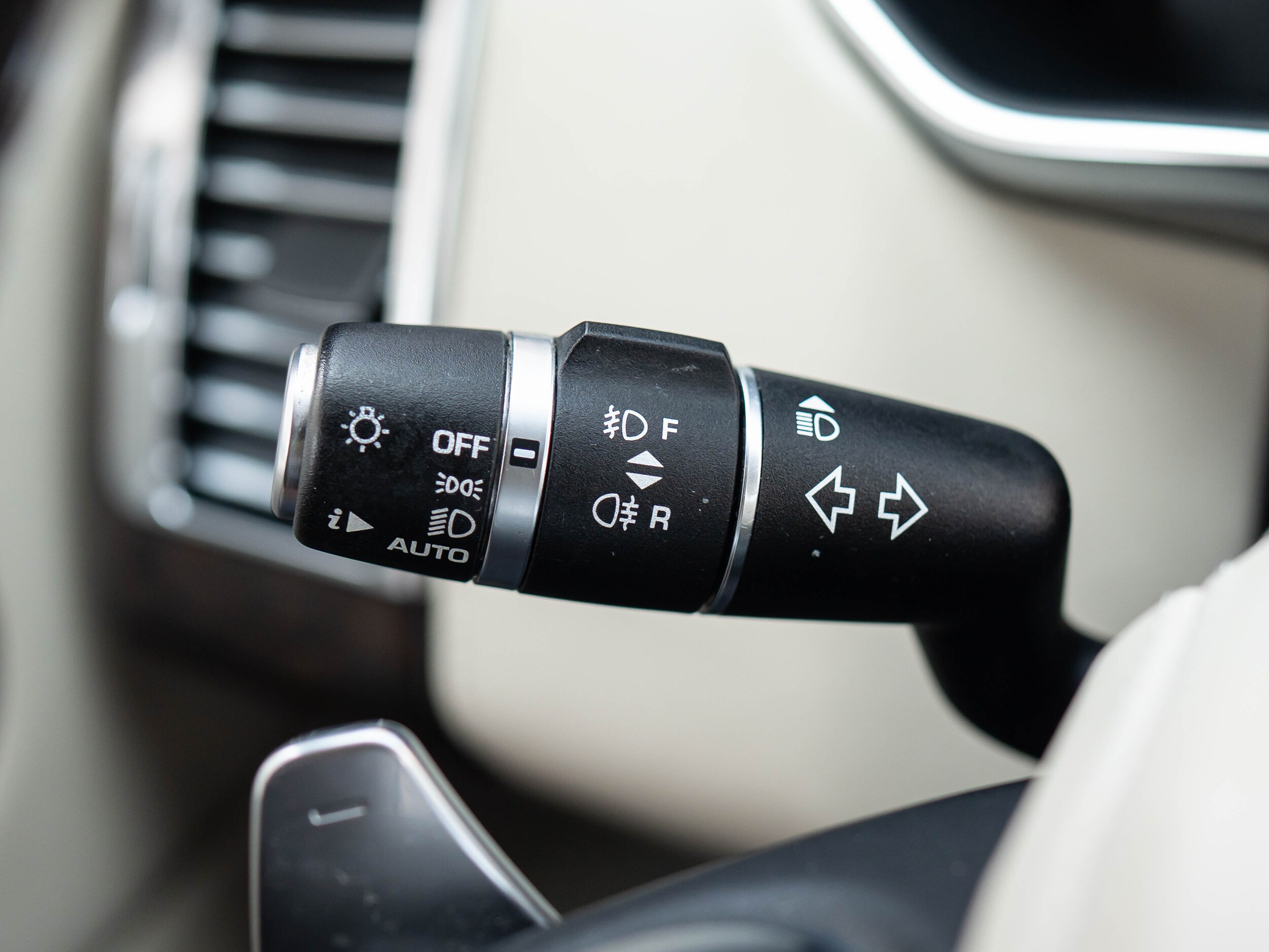 Vehicle image 34 of 64