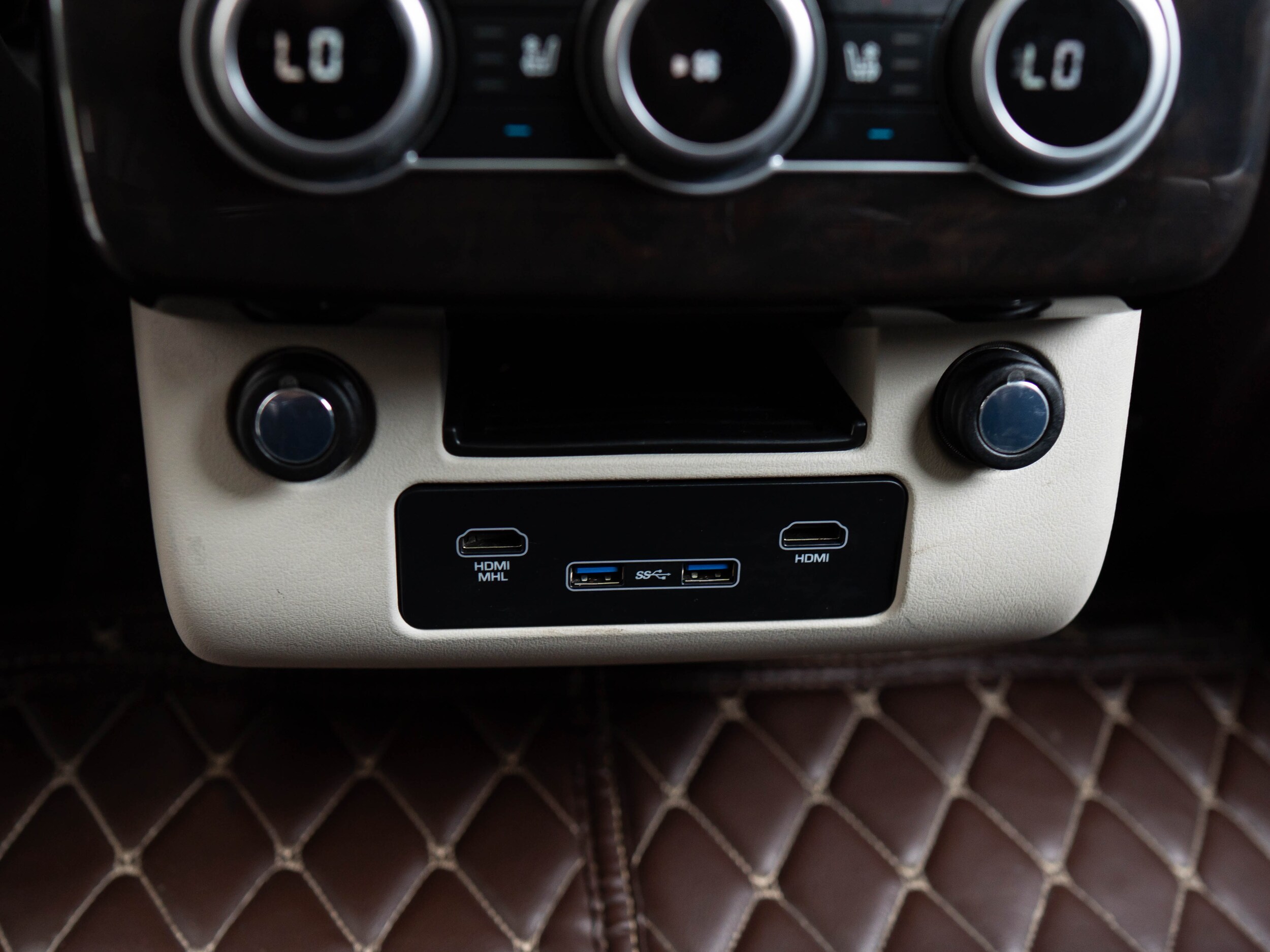 Vehicle image 26 of 64