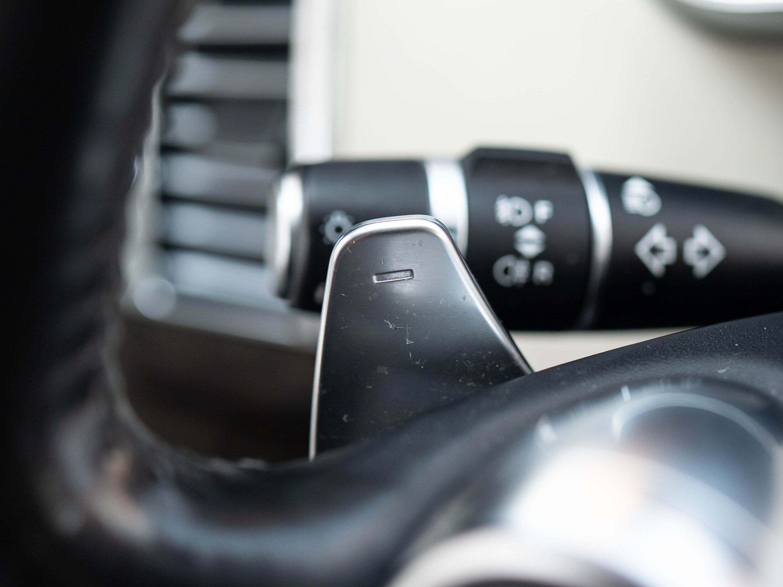 Vehicle image 33 of 64
