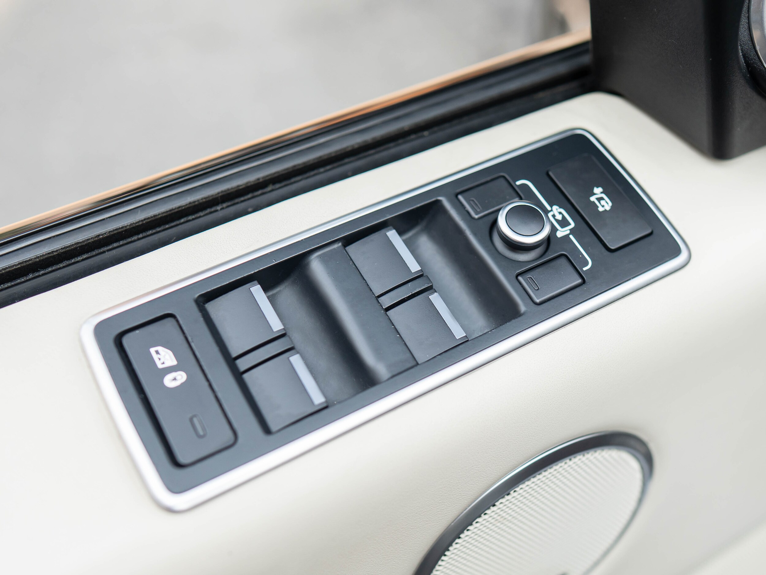 Vehicle image 48 of 64