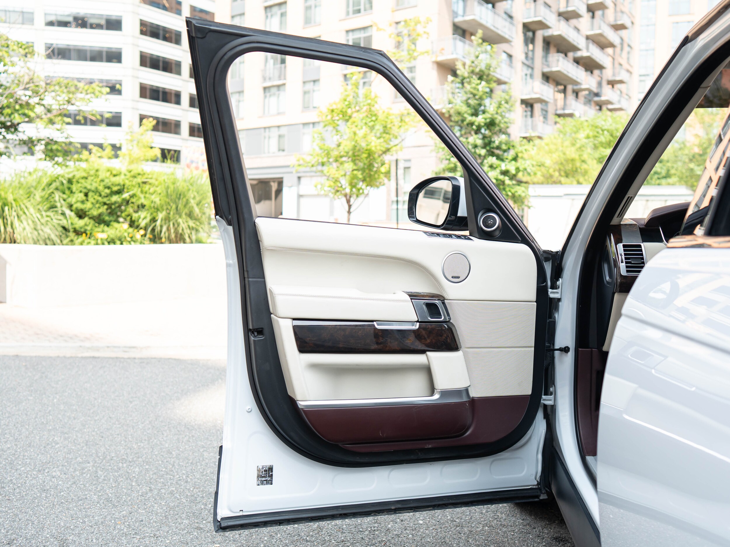 Vehicle image 51 of 64