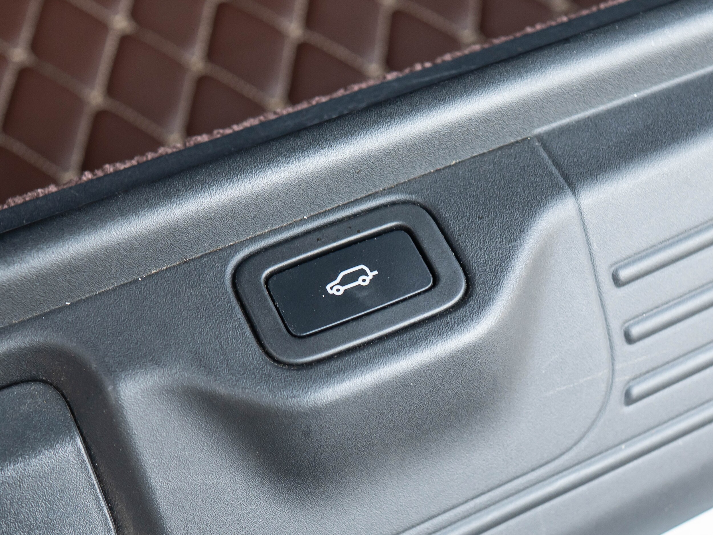 Vehicle image 60 of 64