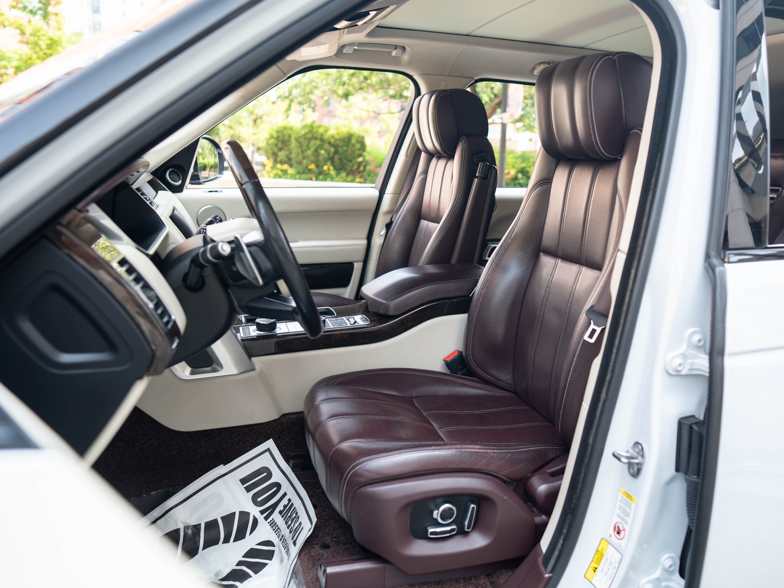 Vehicle image 15 of 64