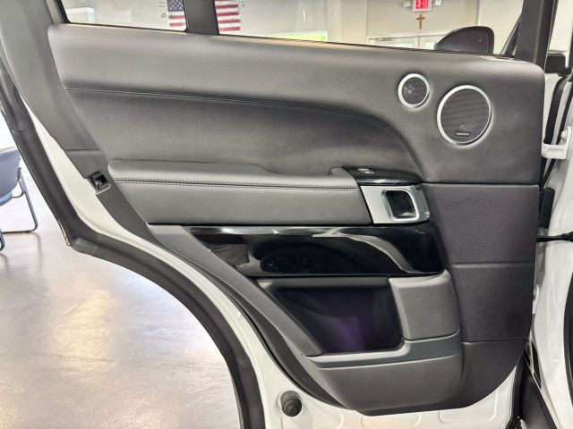 Vehicle image 33 of 45