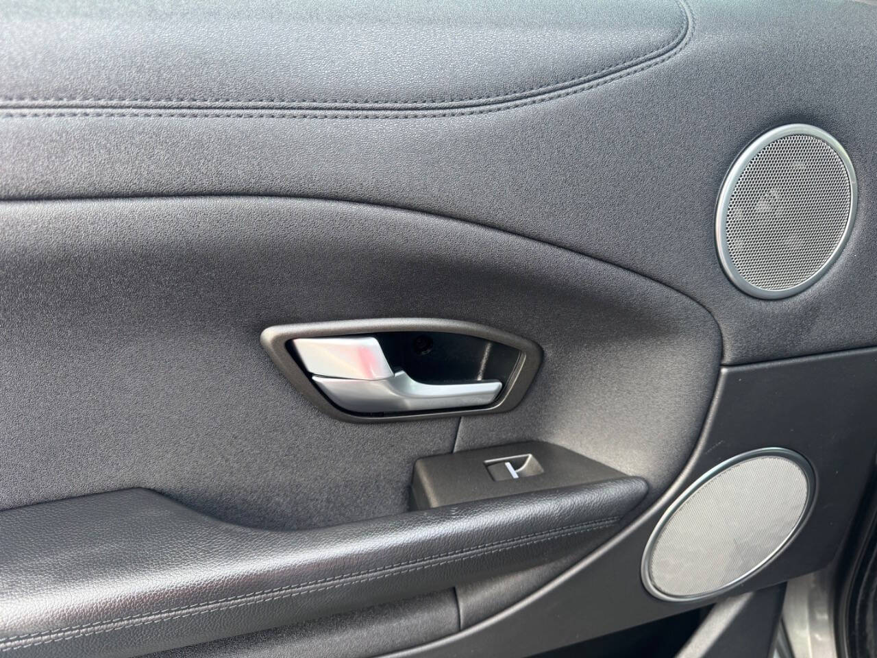 2017 Land Rover Range Rover Evoque Image 24 of 28