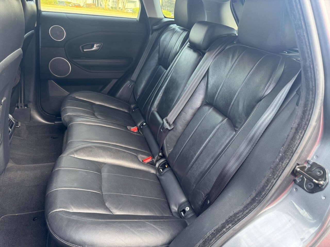 2017 Land Rover Range Rover Evoque Image 16 of 28