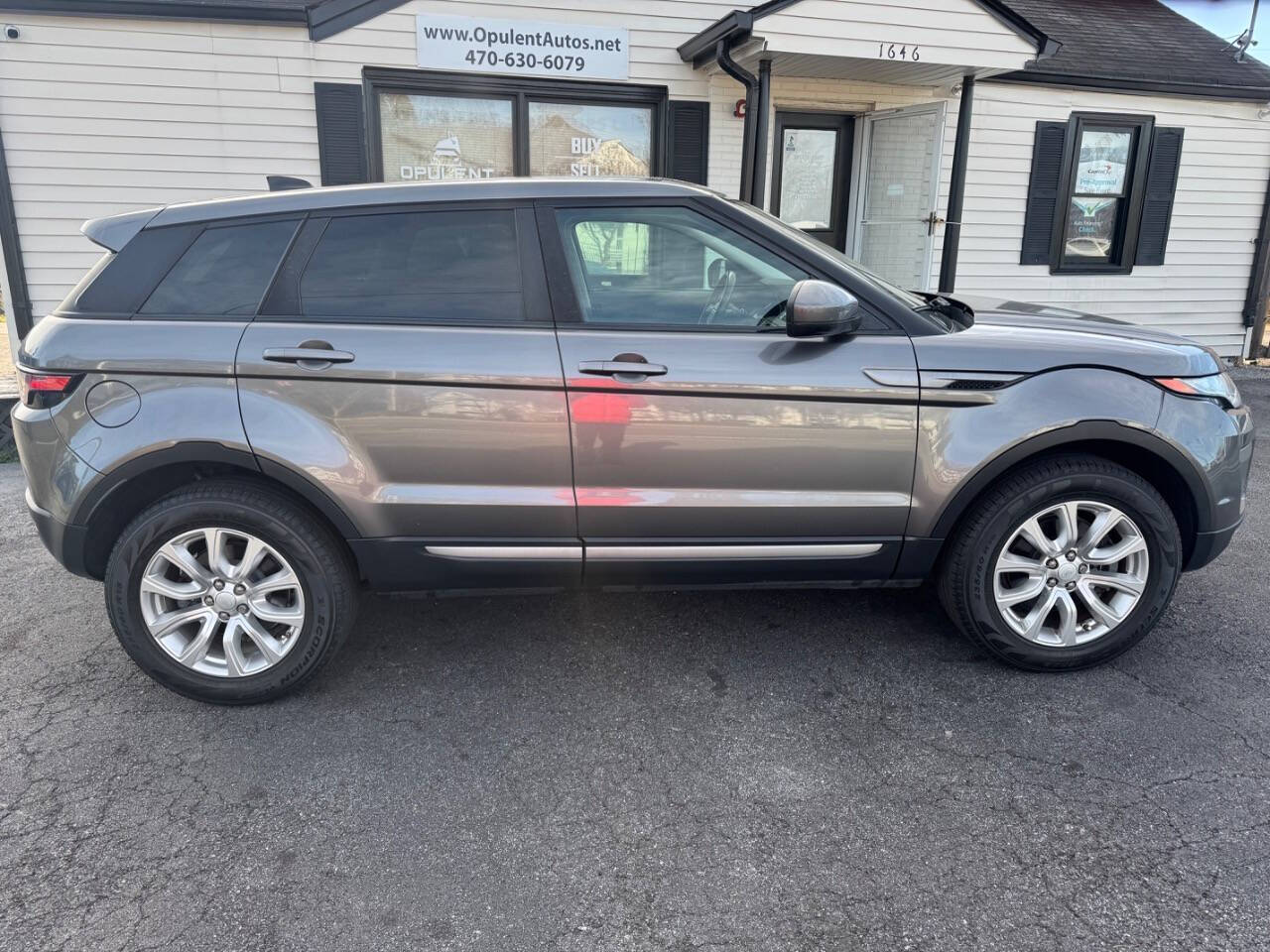 2017 Land Rover Range Rover Evoque Image 4 of 28