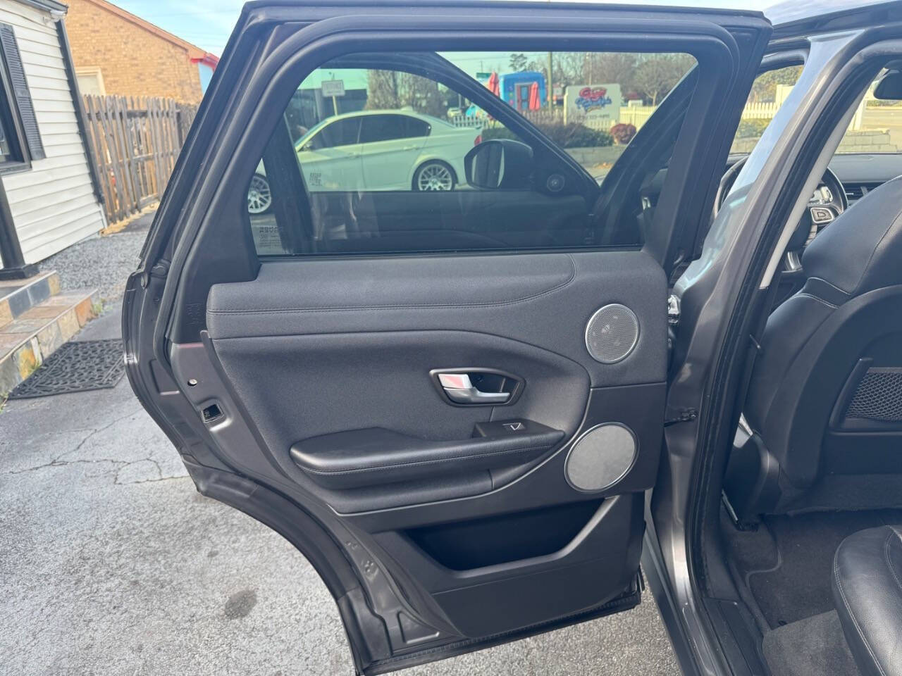 2017 Land Rover Range Rover Evoque Image 11 of 28