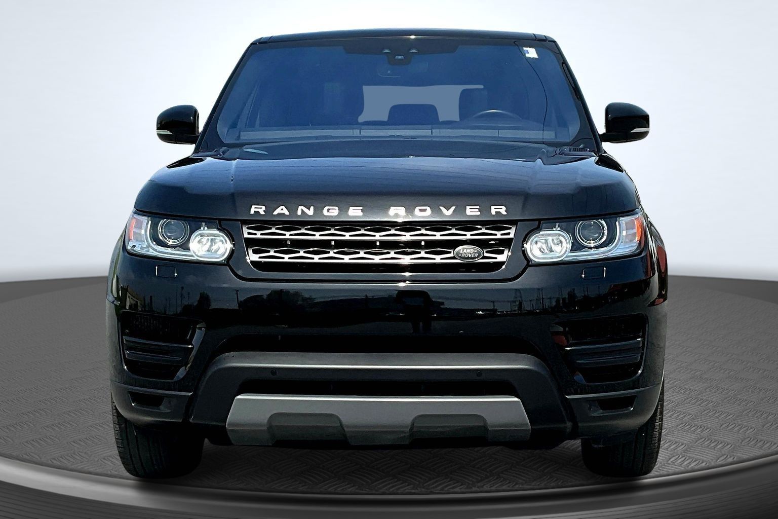 2017 Land Rover Range Rover Sport SE Image 2 of 36