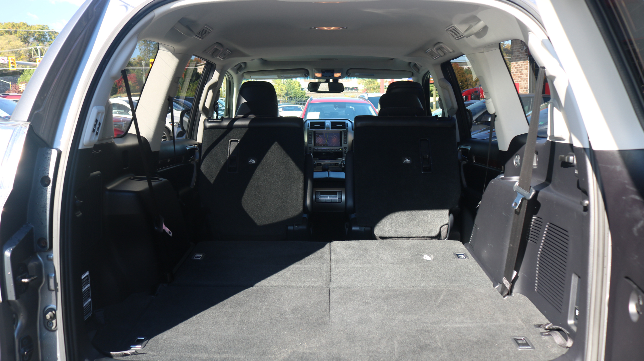 2017 Lexus GX Image 9 of 32