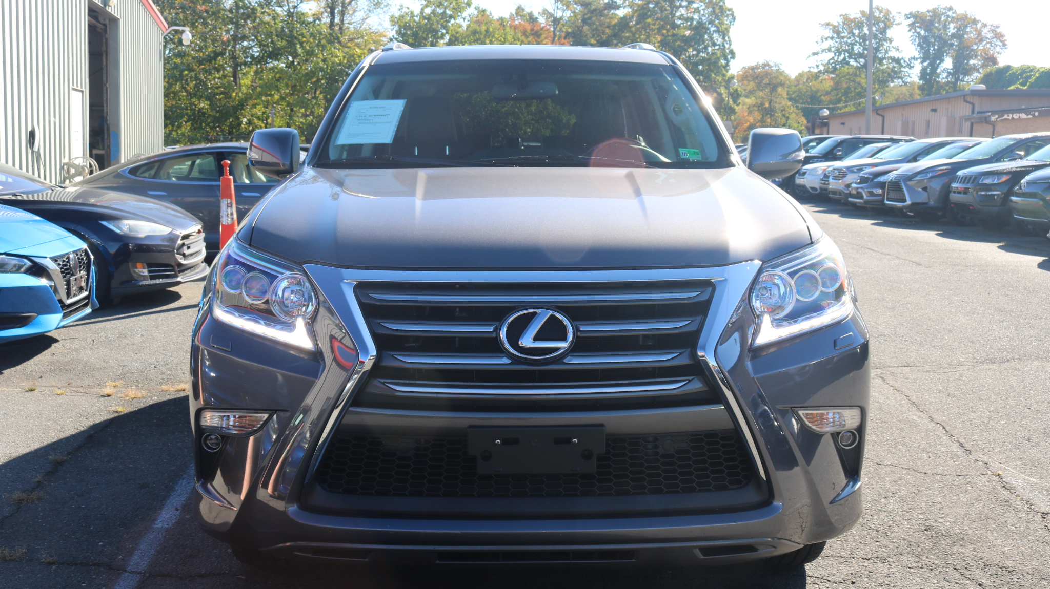 2017 Lexus GX Image 3 of 32