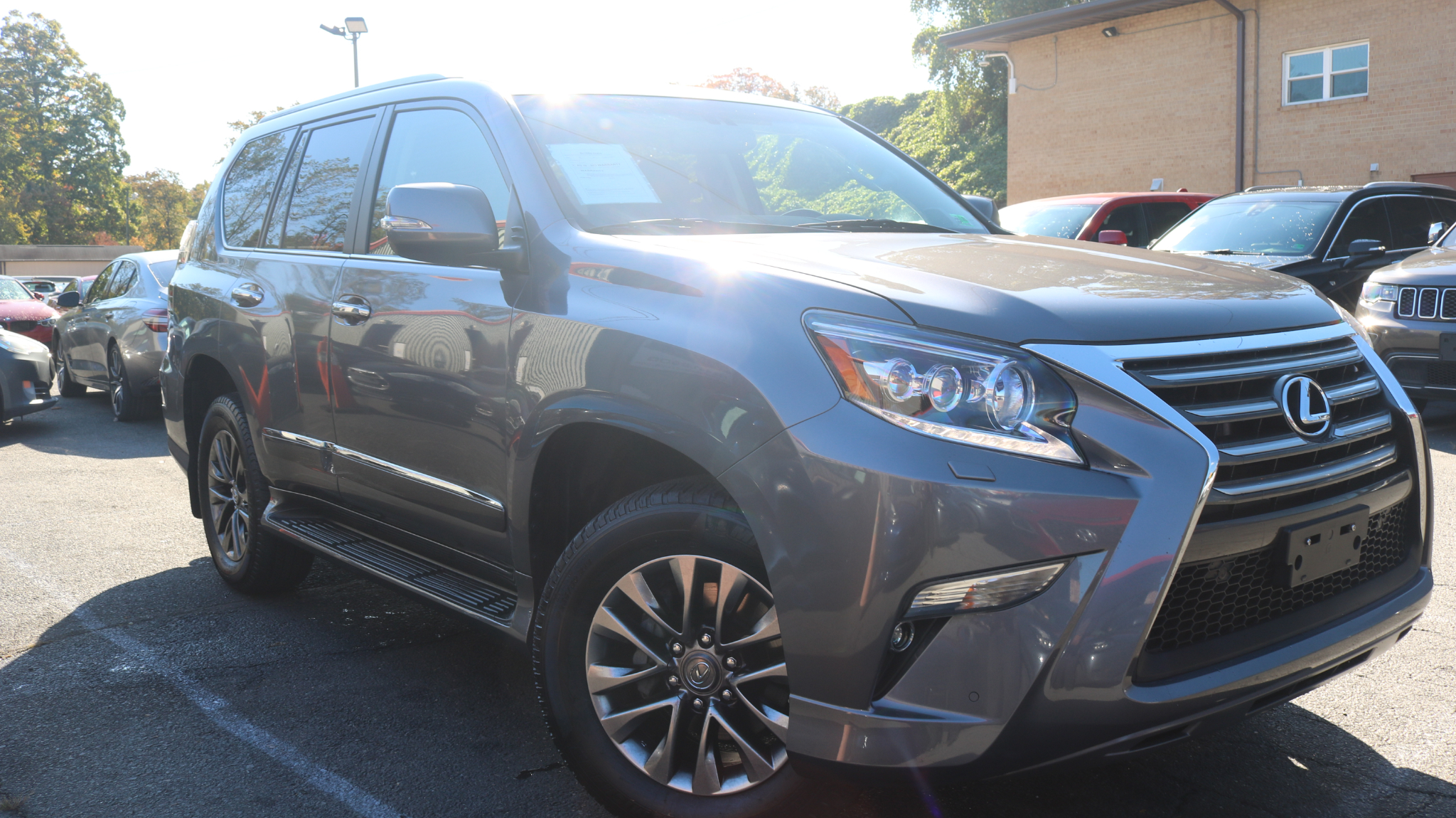 2017 Lexus GX Image 4 of 32