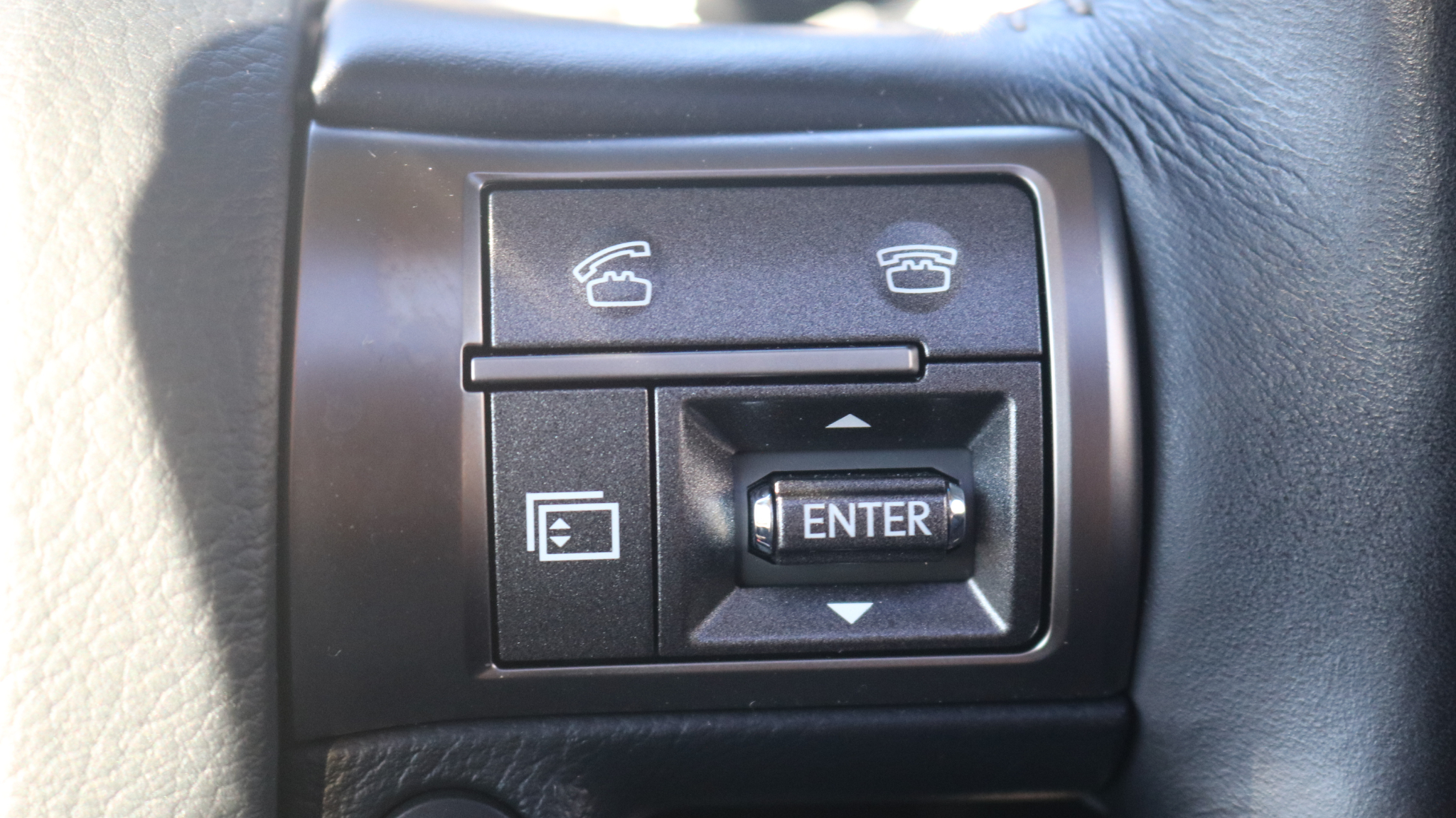 2017 Lexus GX Image 26 of 32