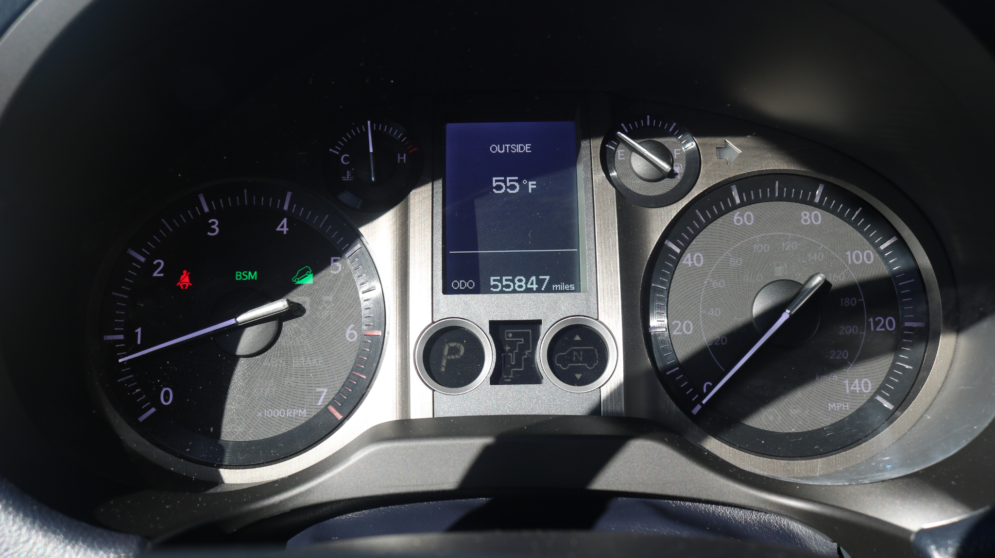 2017 Lexus GX Image 17 of 32