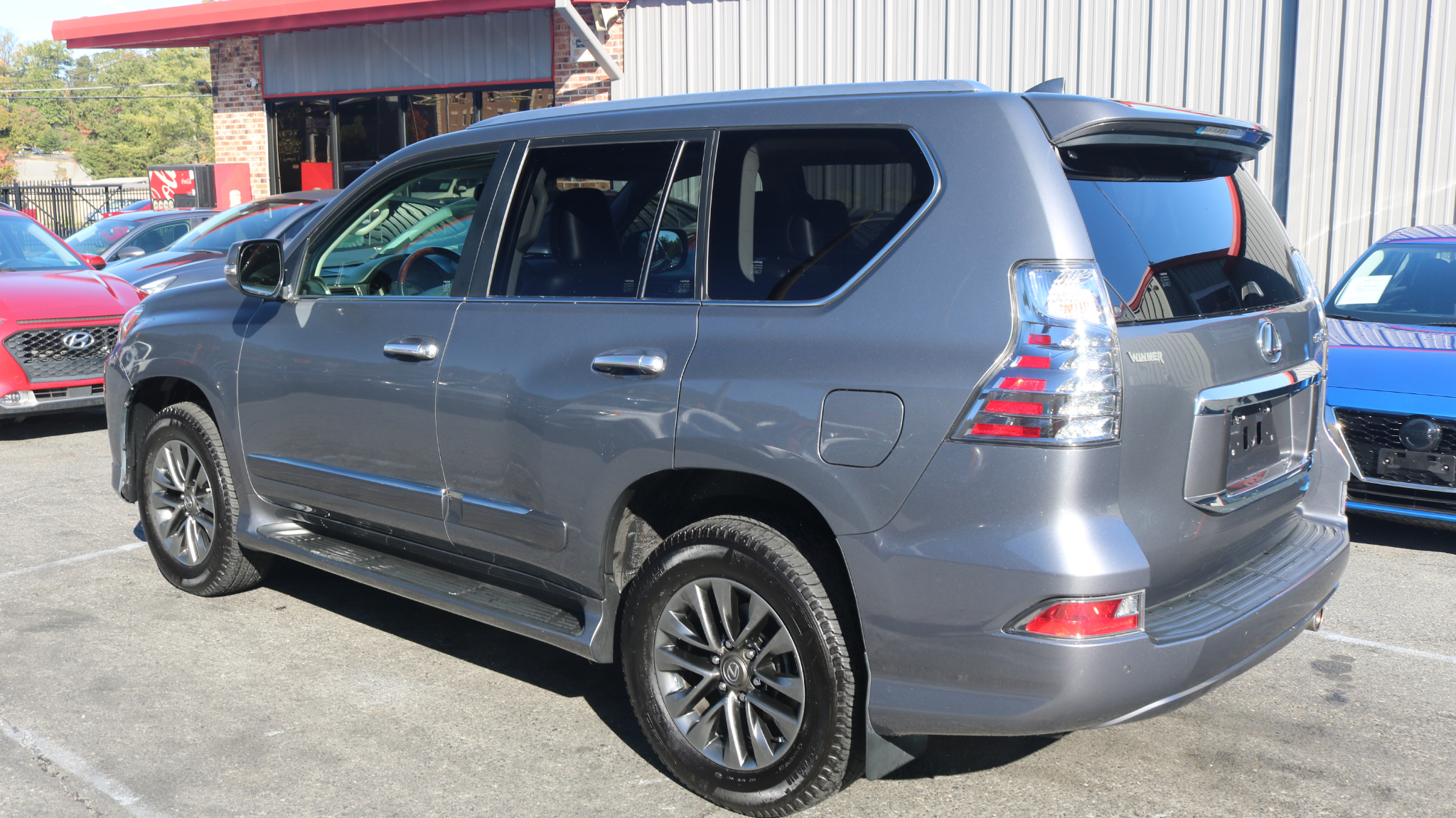 2017 Lexus GX Image 6 of 32