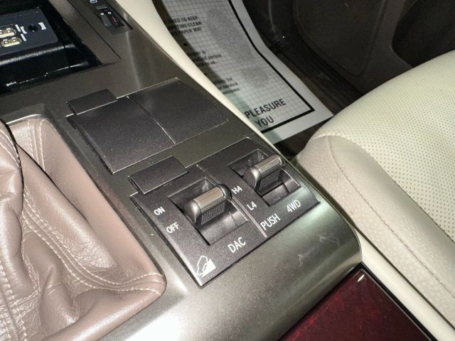 2017 Lexus GX 460 Image 29 of 38