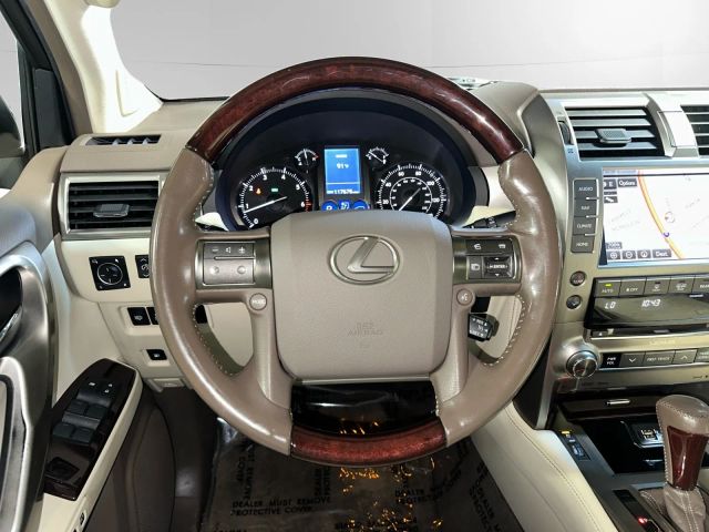 2017 Lexus GX 460 Image 23 of 38