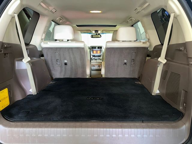 2017 Lexus GX 460 Image 10 of 38