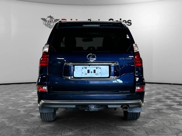 2017 Lexus GX 460 Image 6 of 38