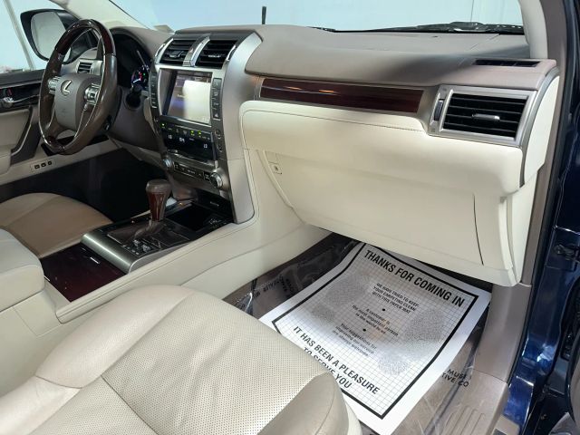 2017 Lexus GX 460 Image 19 of 38