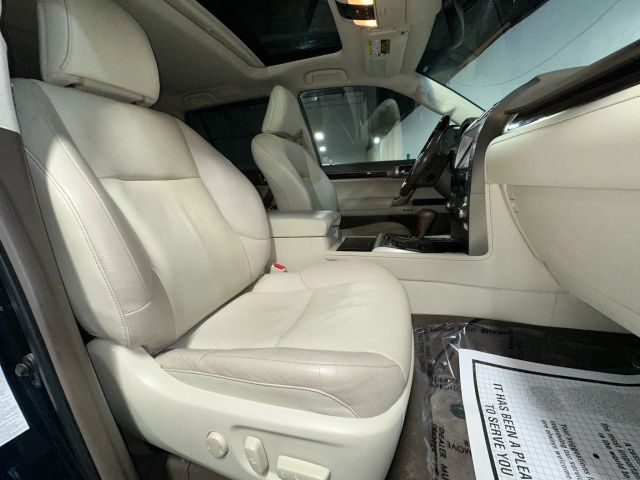 2017 Lexus GX 460 Image 16 of 38