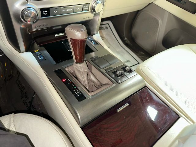 2017 Lexus GX 460 Image 28 of 38